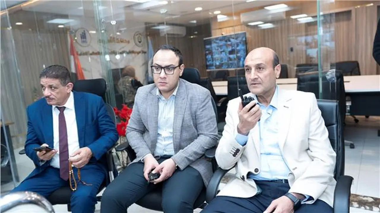 محافظ أسيوط يتابع تطورات حالة الطقس لضمان استقرار الأوضاع في جميع المراكز